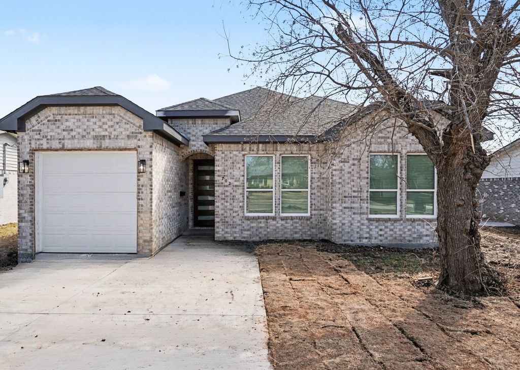 712 Willowbrook Drive, Mesquite, TX 75149