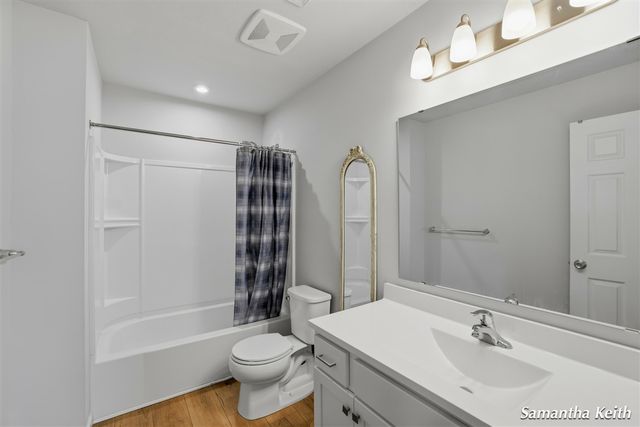 931 View Pointe Drive, Middleville, MI 49333