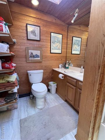 370 Hencken Hollow Lane, St Clair, MO 63077