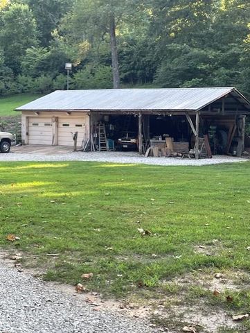 370 Hencken Hollow Lane, St Clair, MO 63077