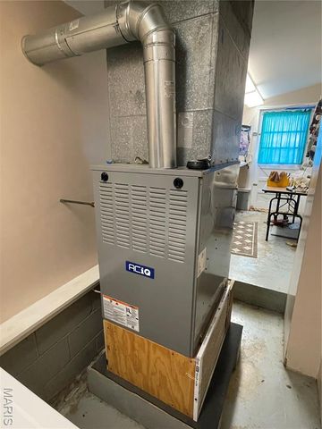 370 Hencken Hollow Lane, St Clair, MO 63077