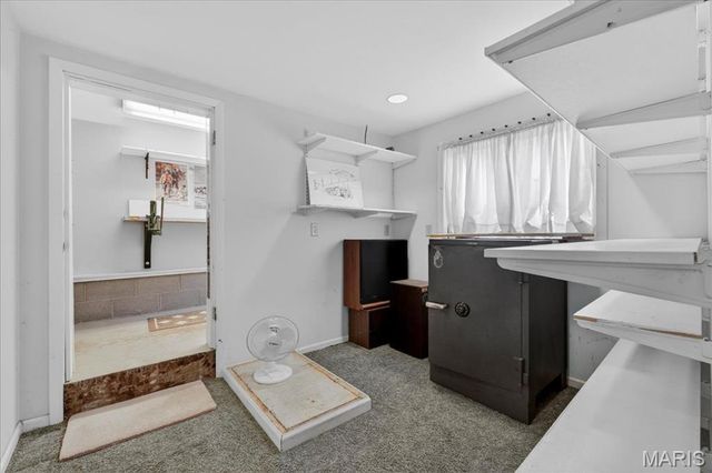 370 Hencken Hollow Lane, St Clair, MO 63077