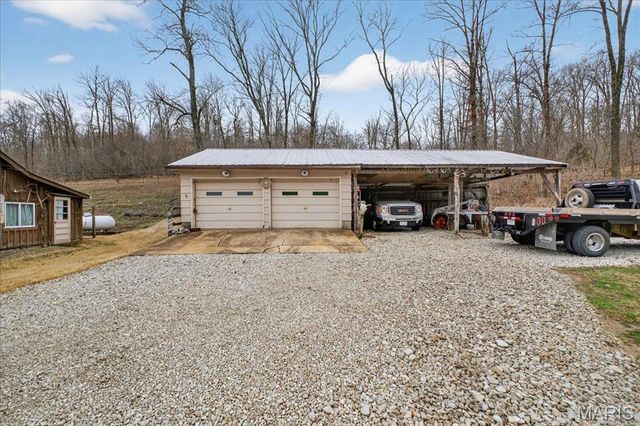 370 Hencken Hollow Lane, St Clair, MO 63077