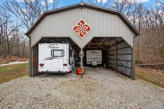 370 Hencken Hollow Lane, St Clair, MO 63077