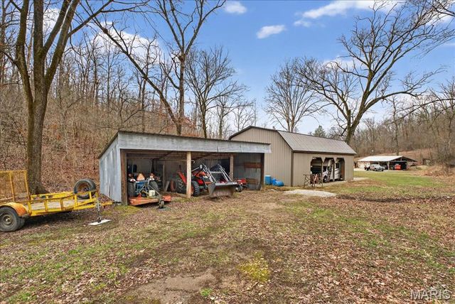 370 Hencken Hollow Lane, St Clair, MO 63077