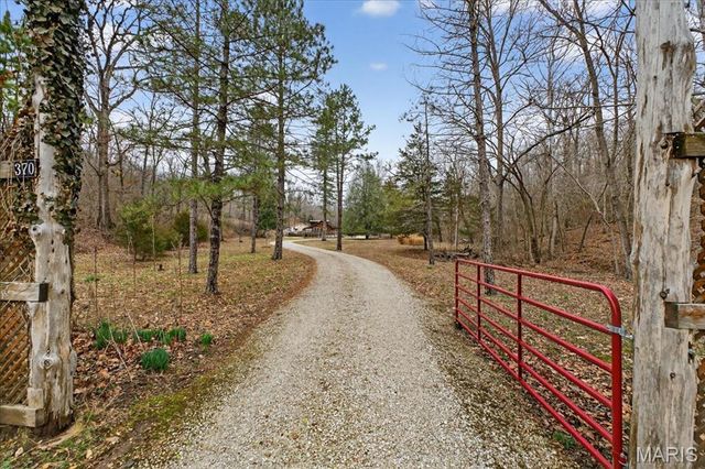 370 Hencken Hollow Lane, St Clair, MO 63077