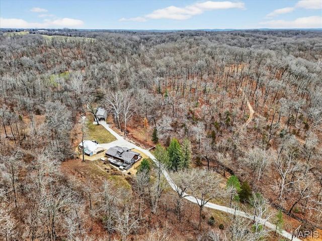 370 Hencken Hollow Lane, St Clair, MO 63077