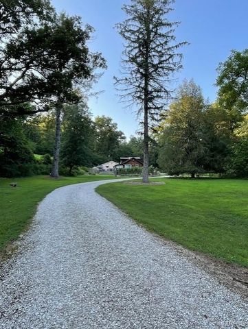 370 Hencken Hollow Lane, St Clair, MO 63077