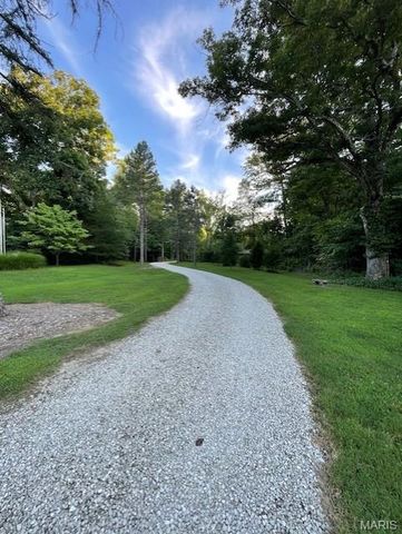 370 Hencken Hollow Lane, St Clair, MO 63077