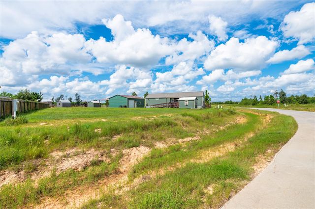 2069 Road 5601, Cleveland, TX 77327