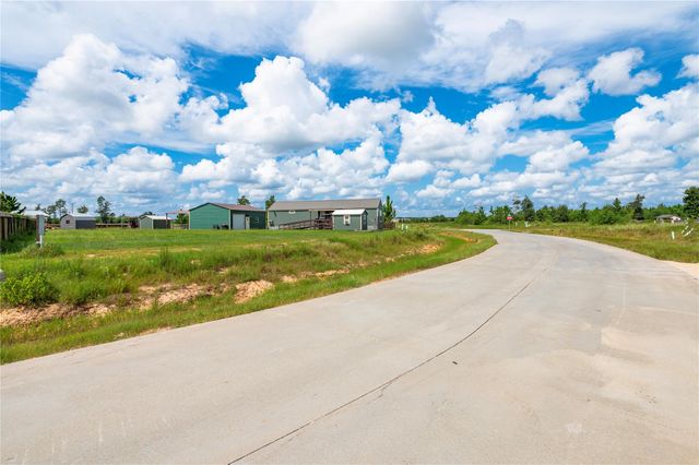 2069 Road 5601, Cleveland, TX 77327