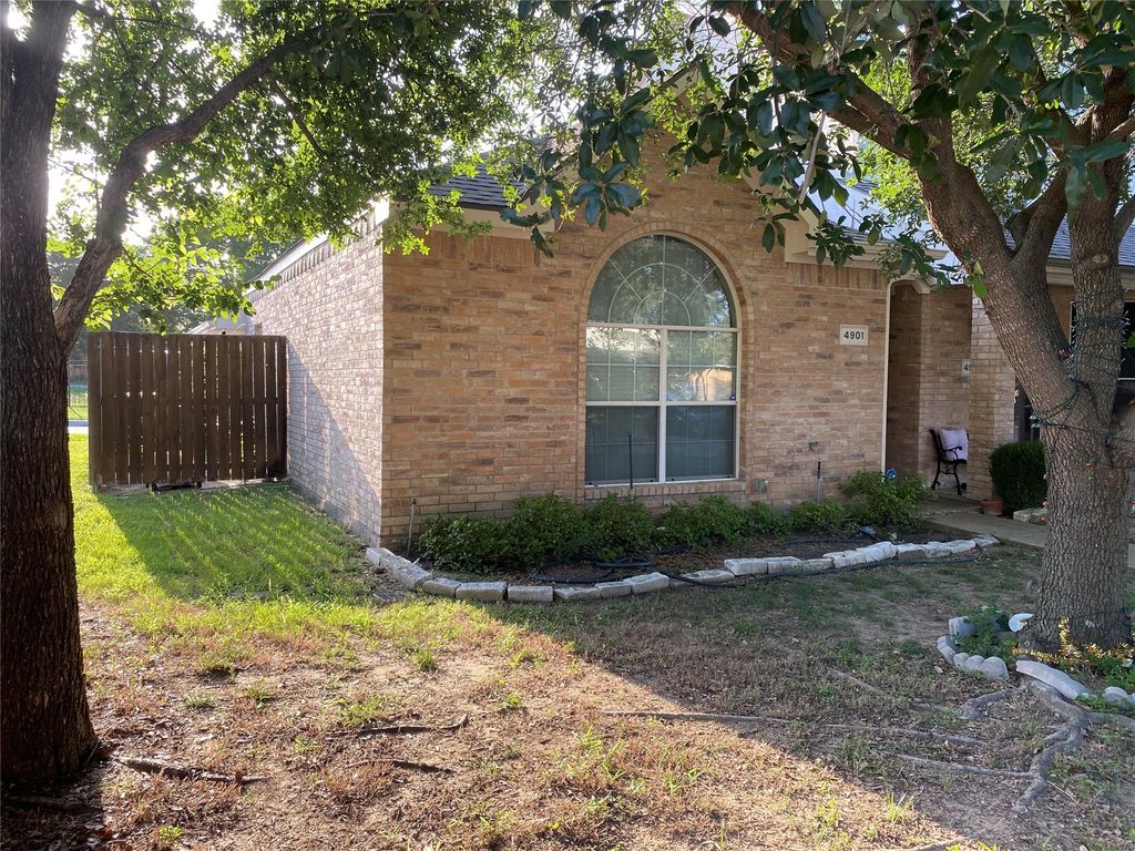 4901 Las Lomas Drive, Mesquite, TX 75150