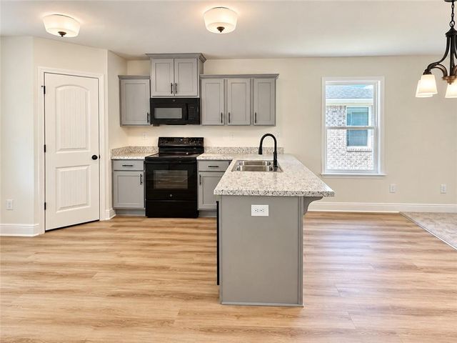 1121 Forest Glen Drive S, Mobile, AL 36618