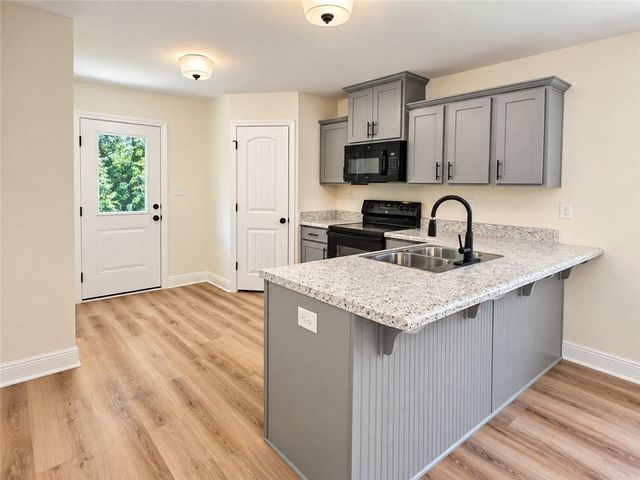1121 Forest Glen Drive S, Mobile, AL 36618
