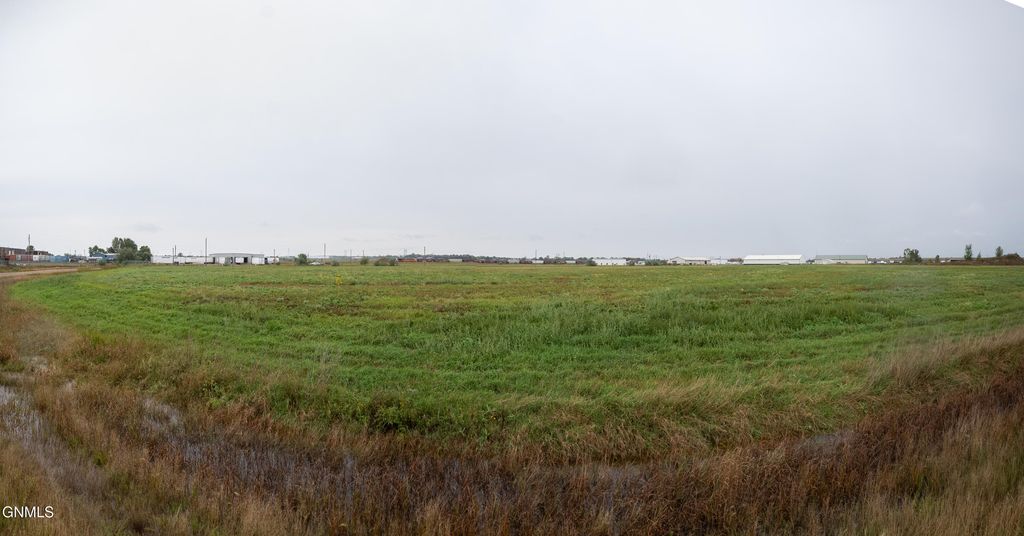 1301 Saber Loop, Bismarck, ND 58504 photo 16