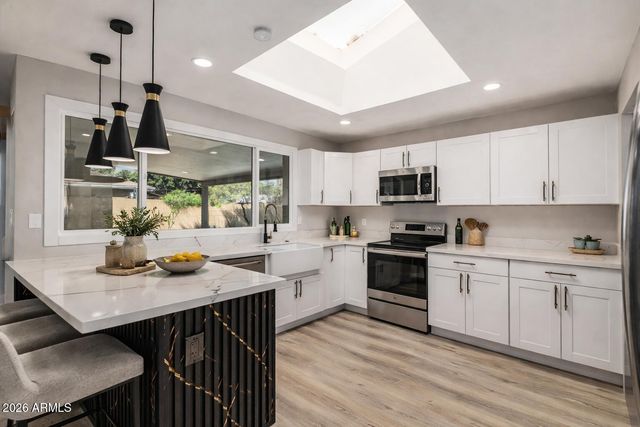 3920 W LANE Avenue, Phoenix, AZ 85051