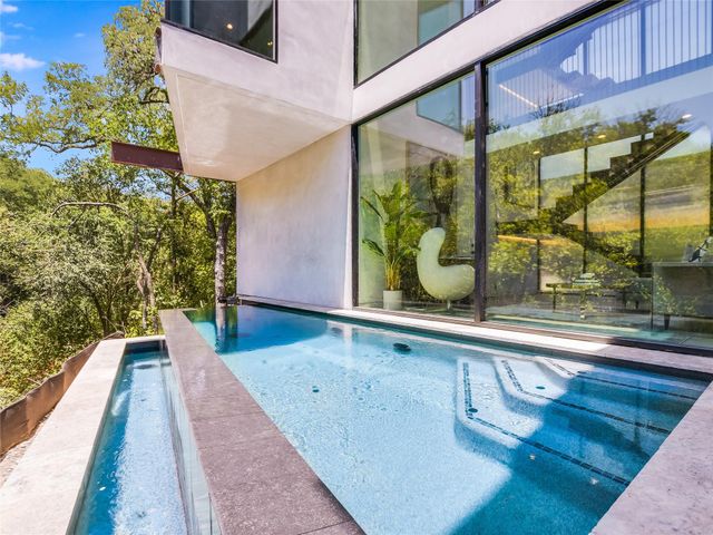 1115 W 31 ST, Austin, TX 78705