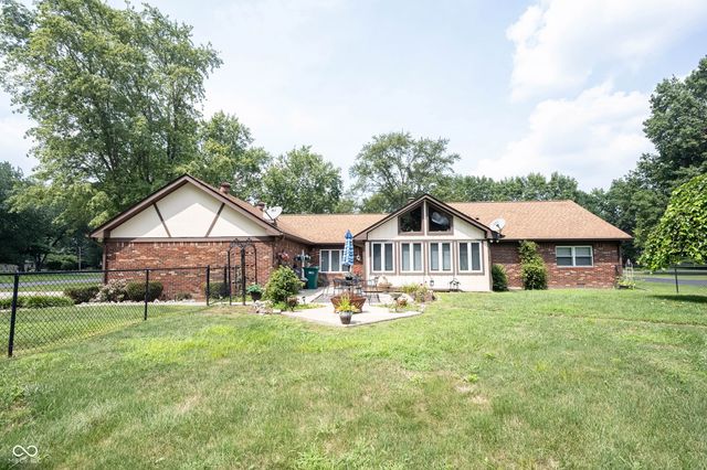 5179 W Blue Bell Drive, New Palestine, IN 46163