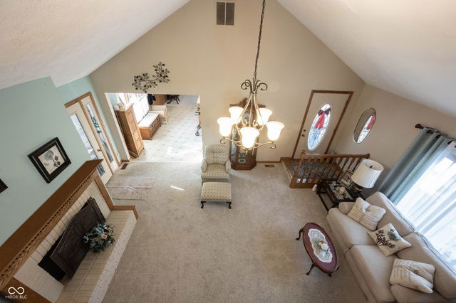 5179 W Blue Bell Drive, New Palestine, IN 46163