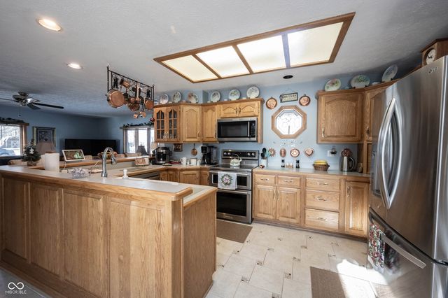 5179 W Blue Bell Drive, New Palestine, IN 46163