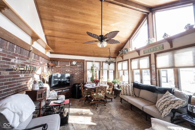 5179 W Blue Bell Drive, New Palestine, IN 46163