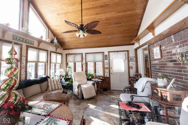 5179 W Blue Bell Drive, New Palestine, IN 46163