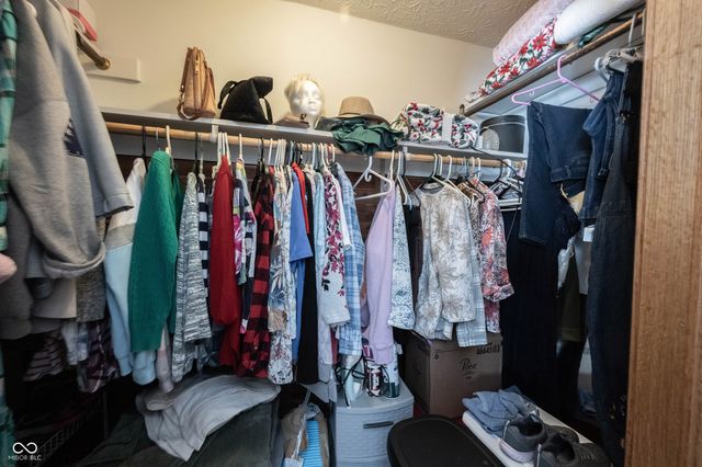 5179 W Blue Bell Drive, New Palestine, IN 46163