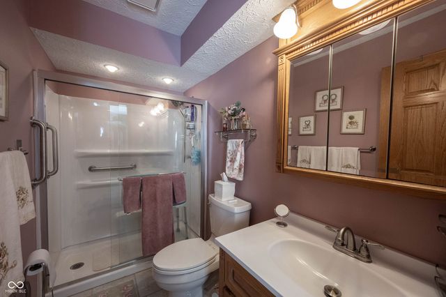 5179 W Blue Bell Drive, New Palestine, IN 46163