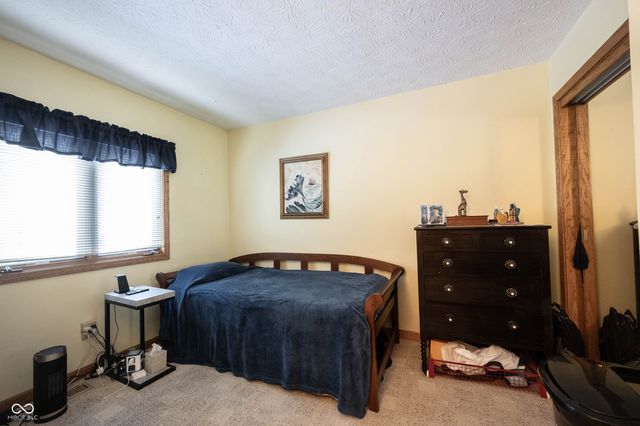 5179 W Blue Bell Drive, New Palestine, IN 46163