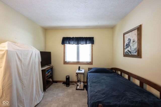 5179 W Blue Bell Drive, New Palestine, IN 46163