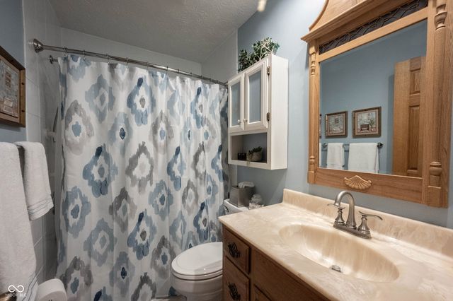 5179 W Blue Bell Drive, New Palestine, IN 46163