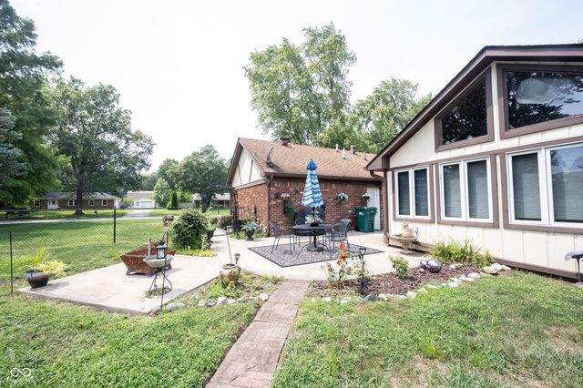 5179 W Blue Bell Drive, New Palestine, IN 46163