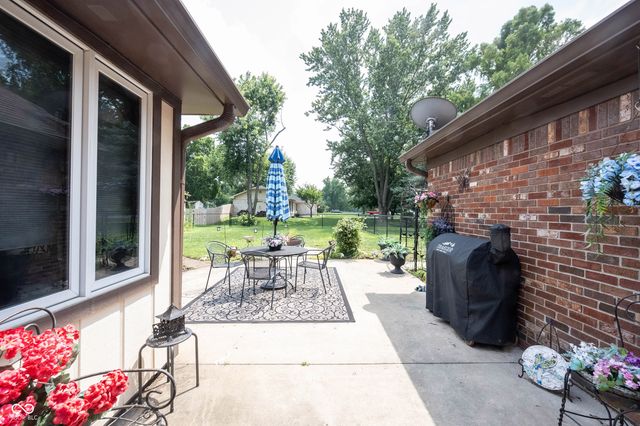 5179 W Blue Bell Drive, New Palestine, IN 46163