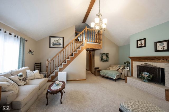 5179 W Blue Bell Drive, New Palestine, IN 46163