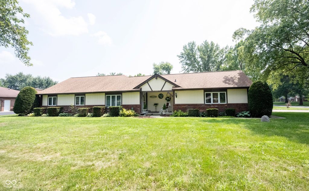 5179 W Blue Bell Drive, New Palestine, IN 46163
