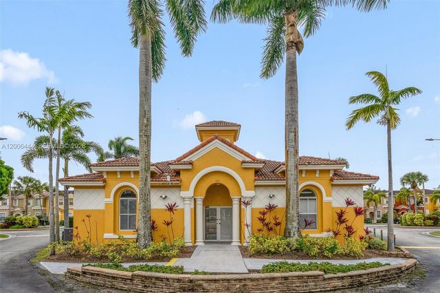 627 E Mowry Ct, Homestead, FL 33030