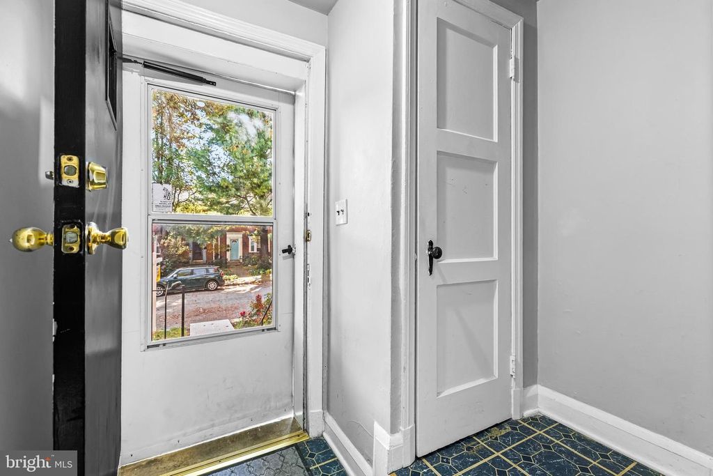 6134 PARKWAY DR, Baltimore, MD 21212