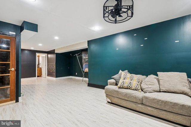 1521 E MALAGA RD, Williamstown, NJ 08094