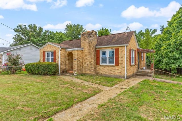 1112 N 3rd Street, Festus, MO 63028
