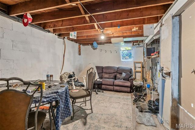 1112 N 3rd Street, Festus, MO 63028
