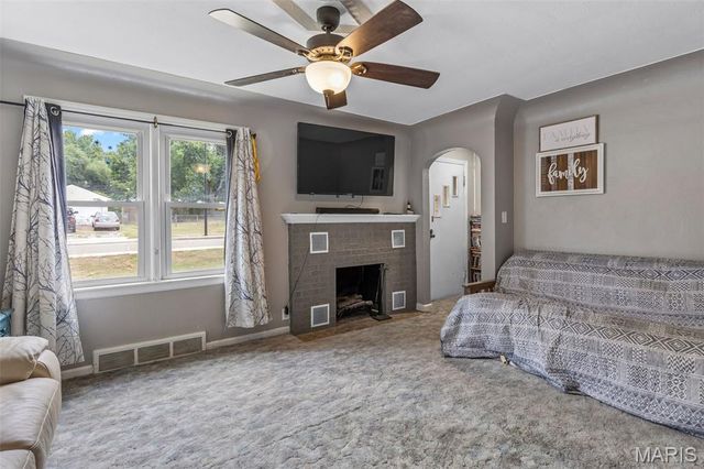1112 N 3rd Street, Festus, MO 63028