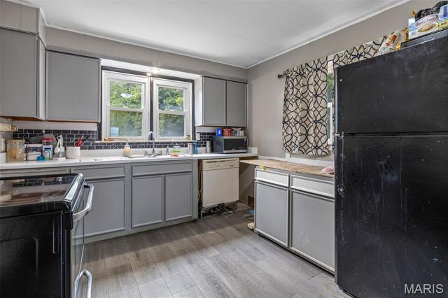 1112 N 3rd Street, Festus, MO 63028