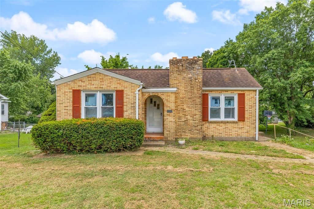1112 N 3rd Street, Festus, MO 63028