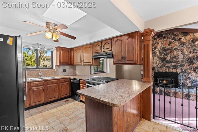 41319 Julie Court, Clinton Township, MI 48038