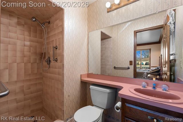 41319 Julie Court, Clinton Township, MI 48038