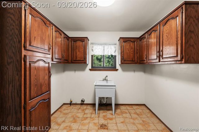 41319 Julie Court, Clinton Township, MI 48038