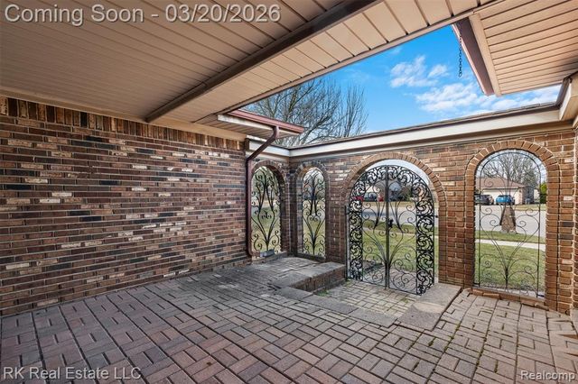 41319 Julie Court, Clinton Township, MI 48038