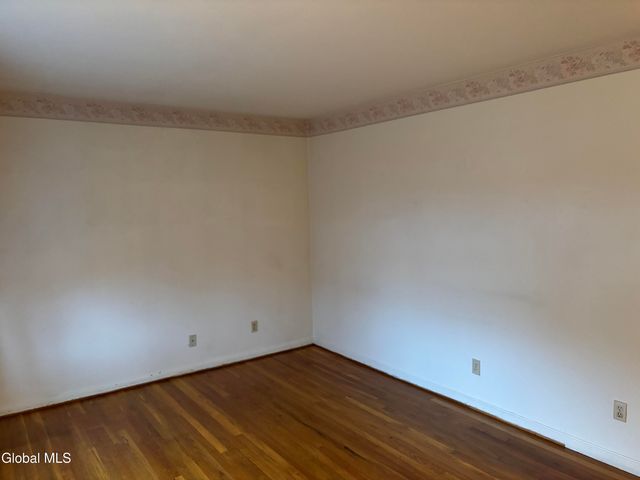 1 Elinor Place, Colonie, NY 12110