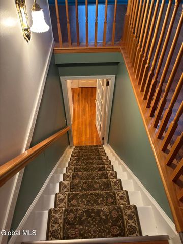 1 Elinor Place, Colonie, NY 12110