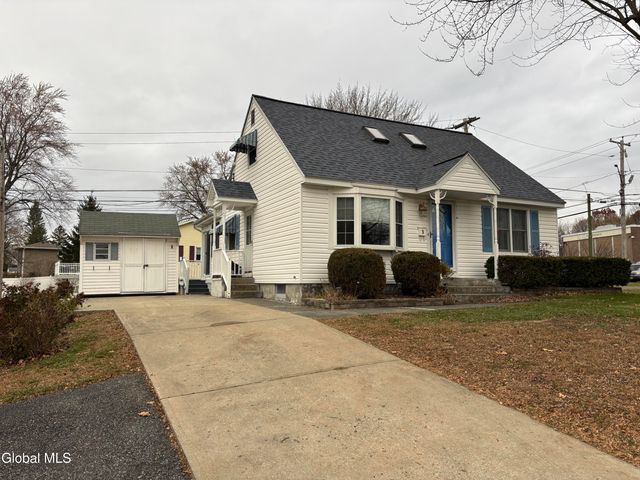 1 Elinor Place, Colonie, NY 12110